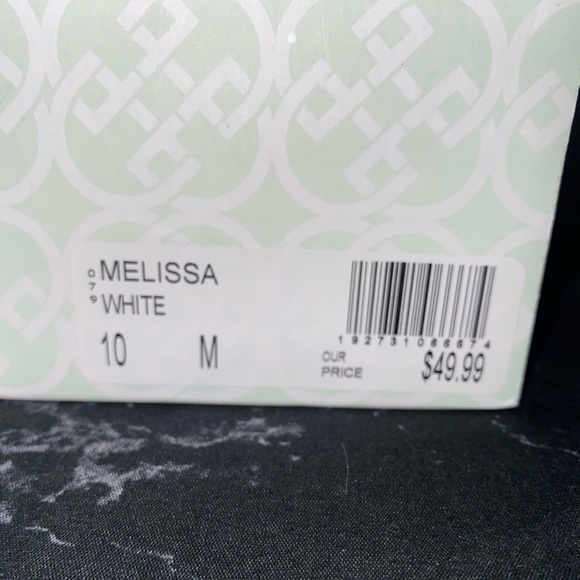 Daisy Fuentes Sneakers - Picture 6 of 7